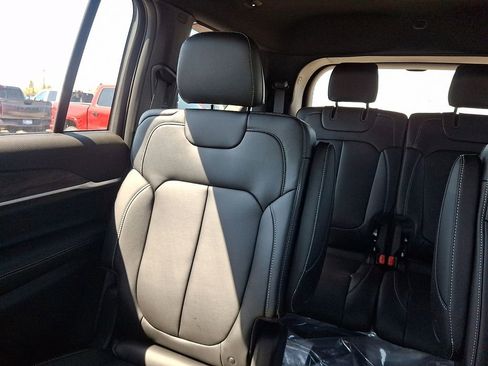 New 2026 Jeep Grand Cherokee L Limited AWD/4WD image 13