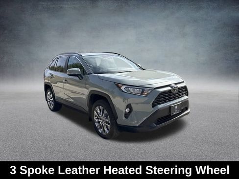 Used 2021 Toyota RAV4 XLE Premium image 8