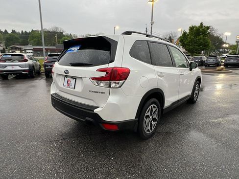 Used 2020 Subaru Forester Premium AWD/4WD image 4