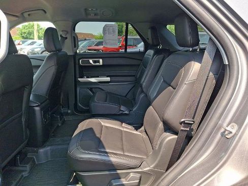 Certified 2023 Ford Explorer XLT w/ Equipment Group 202A AWD/4WD image 10