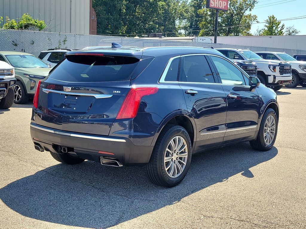 Used 2018 Cadillac XT5 Luxury w/ Driver Awareness Package FWD image 4