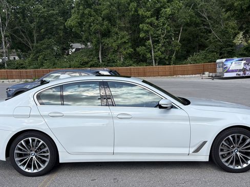 Used 2023 BMW 530i xDrive w/ Premium Package AWD/4WD image 11