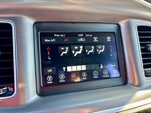 Used 2022 Dodge Charger SXT image 16