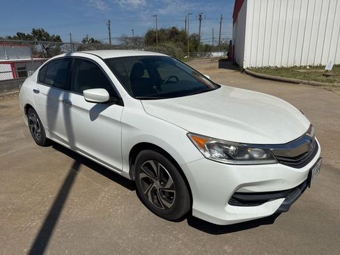 Used 2017 Honda Accord LX image 3