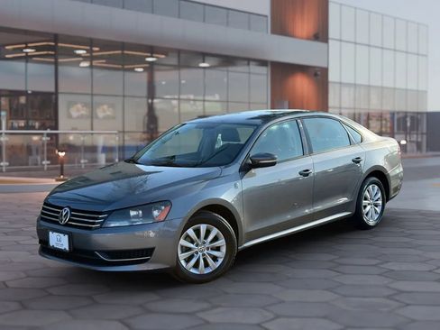 Used 2015 Volkswagen Passat 1.8T Wolfsburg Edition FWD image 2