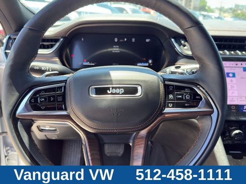 Used 2025 Jeep Grand Cherokee L Summit w/ Obsidian Package AWD/4WD image 17