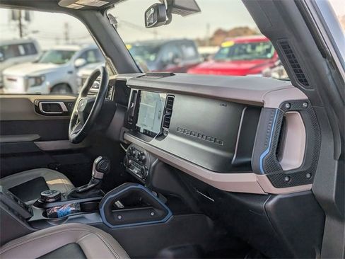 Used 2022 Ford Bronco Wildtrak image 40