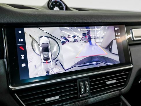 Certified 2023 Porsche Cayenne Platinum Edition image 19