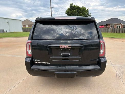 Used 2018 GMC Yukon XL SLT w/ Premium Edition AWD/4WD image 4