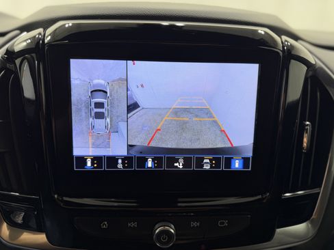 Used 2023 Chevrolet Traverse High Country AWD/4WD image 22