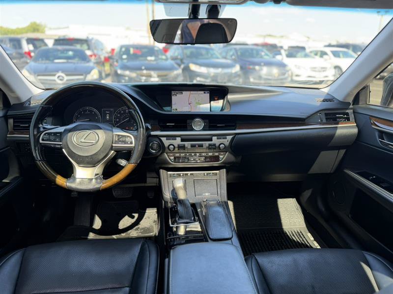 Used 2016 Lexus ES 350 w/ Navigation System Package FWD image 19