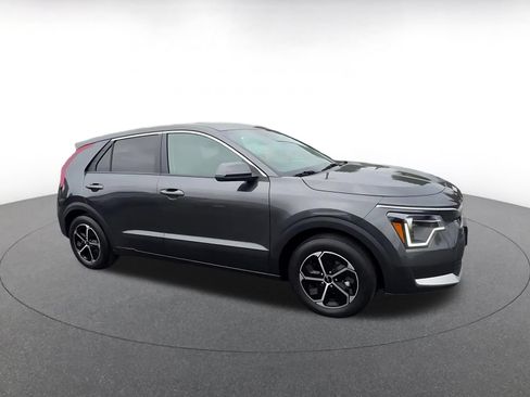 Used 2026 Kia Niro LX FWD image 2