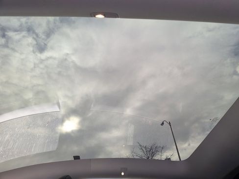 Used 2023 Tesla Model Y Performance image 21