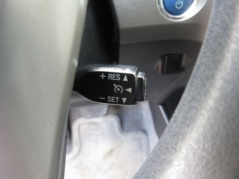 Used 2013 Toyota Prius Two FWD image 17