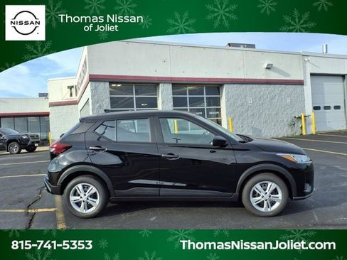 New 2025 Nissan Kicks Play S image 2