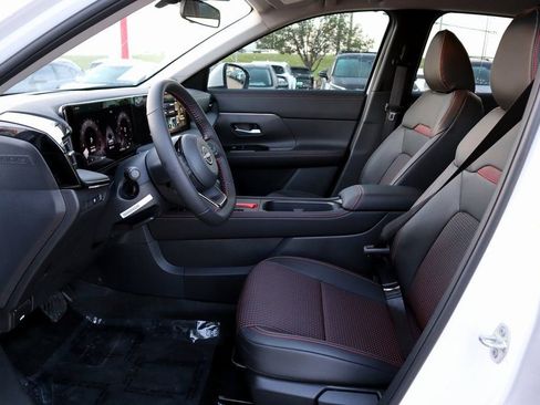 New 2025 Nissan Kicks SR image 14