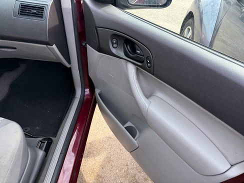 Used 2006 Ford Focus SES image 19