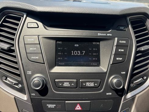 Used 2016 Hyundai Santa Fe Limited FWD image 12