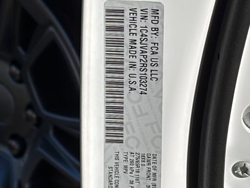 Used 2024 Jeep Wagoneer 4WD image 33