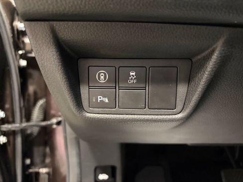 Used 2018 Honda Accord Touring image 16