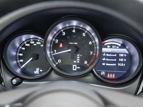 New 2026 Porsche Macan image 18