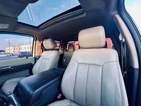 Used 2014 Ford F250 Lariat image 11