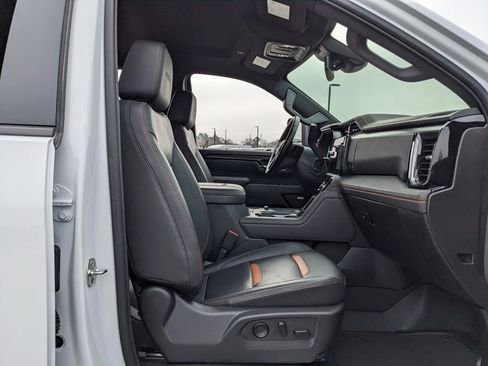 Used 2025 GMC Sierra 2500 AT4 image 50