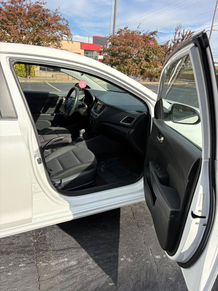 Used 2021 Hyundai Accent SE FWD image 16
