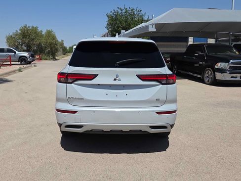Used 2023 Mitsubishi Outlander SE FWD image 7