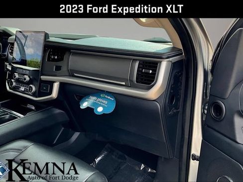 Used 2023 Ford Expedition XLT AWD/4WD image 32