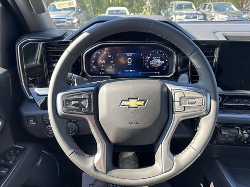 New 2026 Chevrolet Silverado 1500 LTZ w/ LTZ Premium Package AWD/4WD image 17