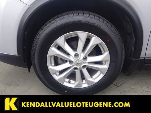 Used 2016 Nissan Rogue SV w/ SV Premium Package AWD/4WD image 14