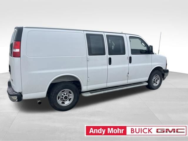 Used 2025 GMC Savana 2500 w/ Driver Convenience Package RWD image 4