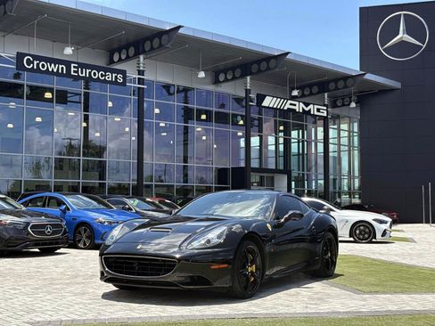 Used 2014 Ferrari California RWD image 1