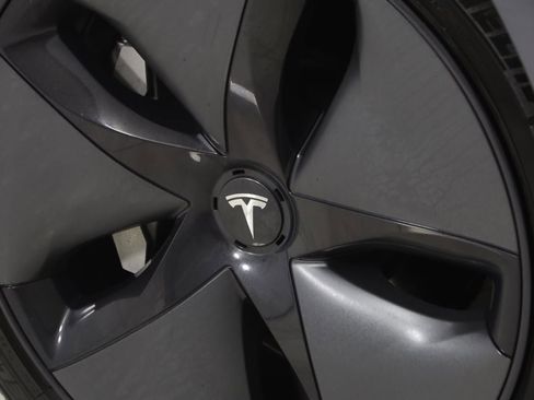 Used 2018 Tesla Model 3 Long Range image 17
