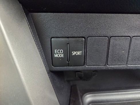 Used 2018 Toyota RAV4 XLE w/ Plus Extra Value Package AWD/4WD image 30
