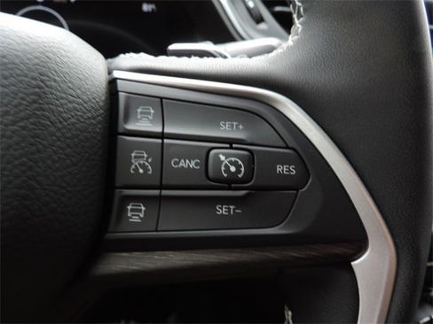 Used 2025 Jeep Grand Cherokee L Limited image 27