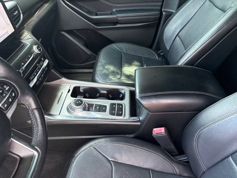 Used 2020 Ford Explorer Limited RWD image 35