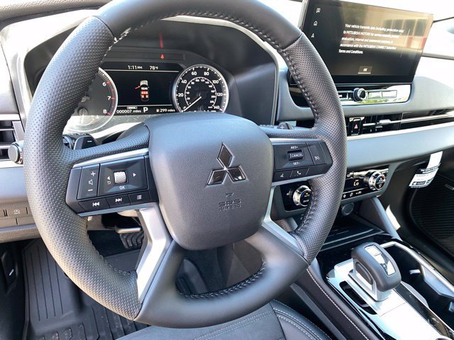 New 2026 Mitsubishi Outlander LE AWD/4WD image 11