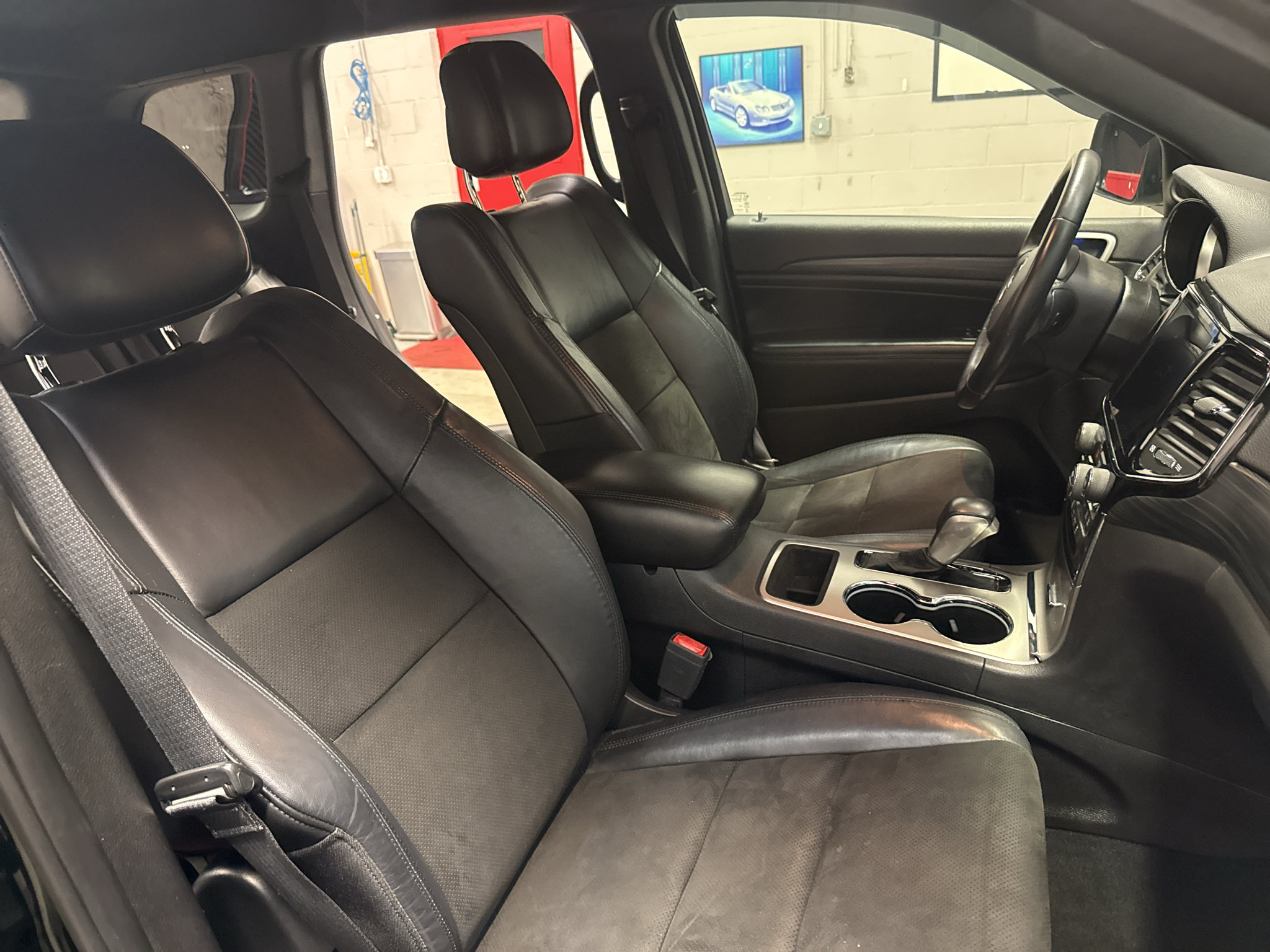 Used 2019 Jeep Grand Cherokee Altitude RWD image 22