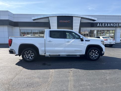 Used 2023 GMC Sierra 1500 SLT w/ SLT Premium Package AWD/4WD image 2