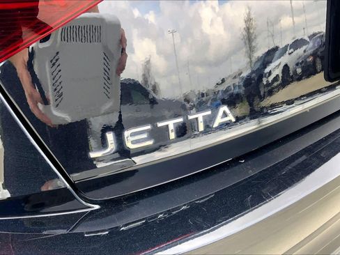 Used 2024 Volkswagen Jetta S image 9