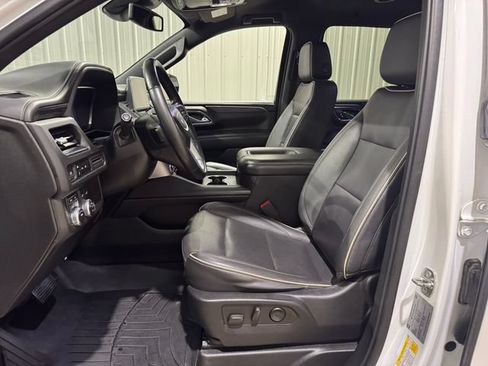 Used 2023 GMC Yukon XL SLT AWD/4WD image 10
