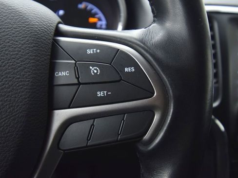 Used 2020 Jeep Grand Cherokee Laredo image 33