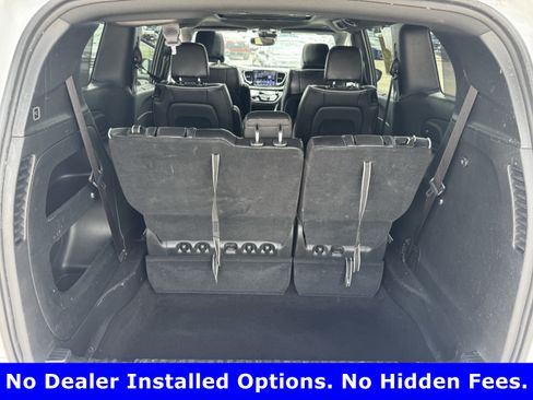 Used 2025 Chrysler Pacifica Limited FWD image 31
