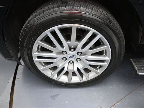 Used 2023 Ford Expedition Limited RWD image 25