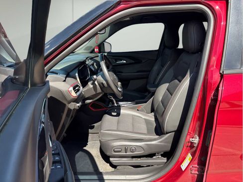 Used 2021 Chevrolet TrailBlazer RS w/ Convenience Package image 10
