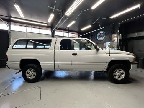 Used 1998 Dodge Ram 1500 Truck 4x4 Quad Cab image 2