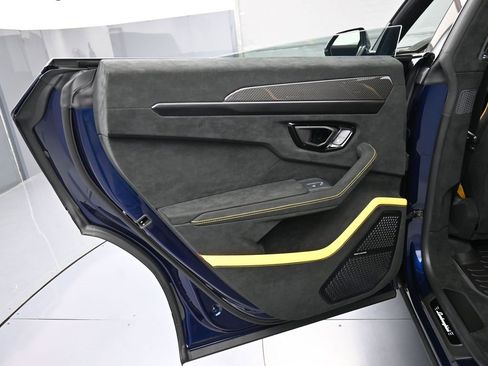 Used 2023 Lamborghini Urus Performante image 25