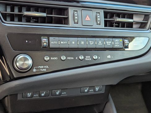 New 2025 Lexus ES 350 w/ Premium Package image 23